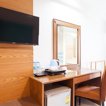 We Briza Hotel Chiangmai Csiangmaj Kültér fotó